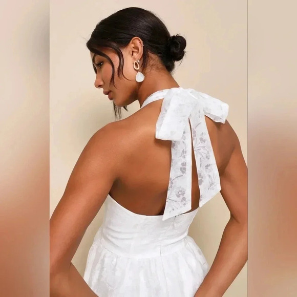 Lulu's Delicate Sweetness White Floral Burnout Midi Dress With Pockets M NWOT - Picture 4 of 12